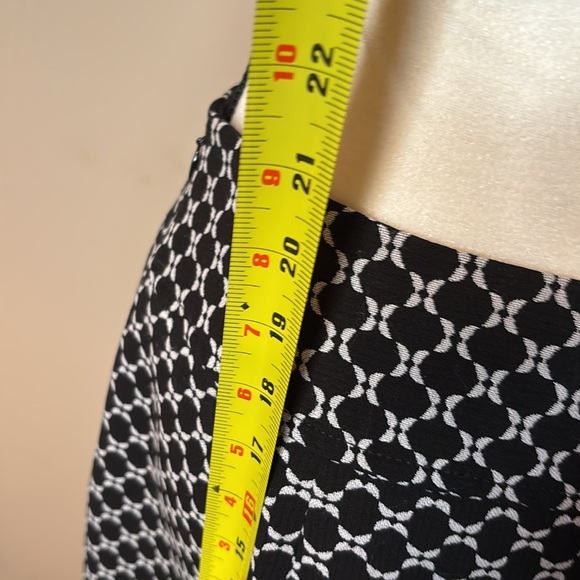 Black and white lined professional work skirt - nwot! - Picture 4 of 6